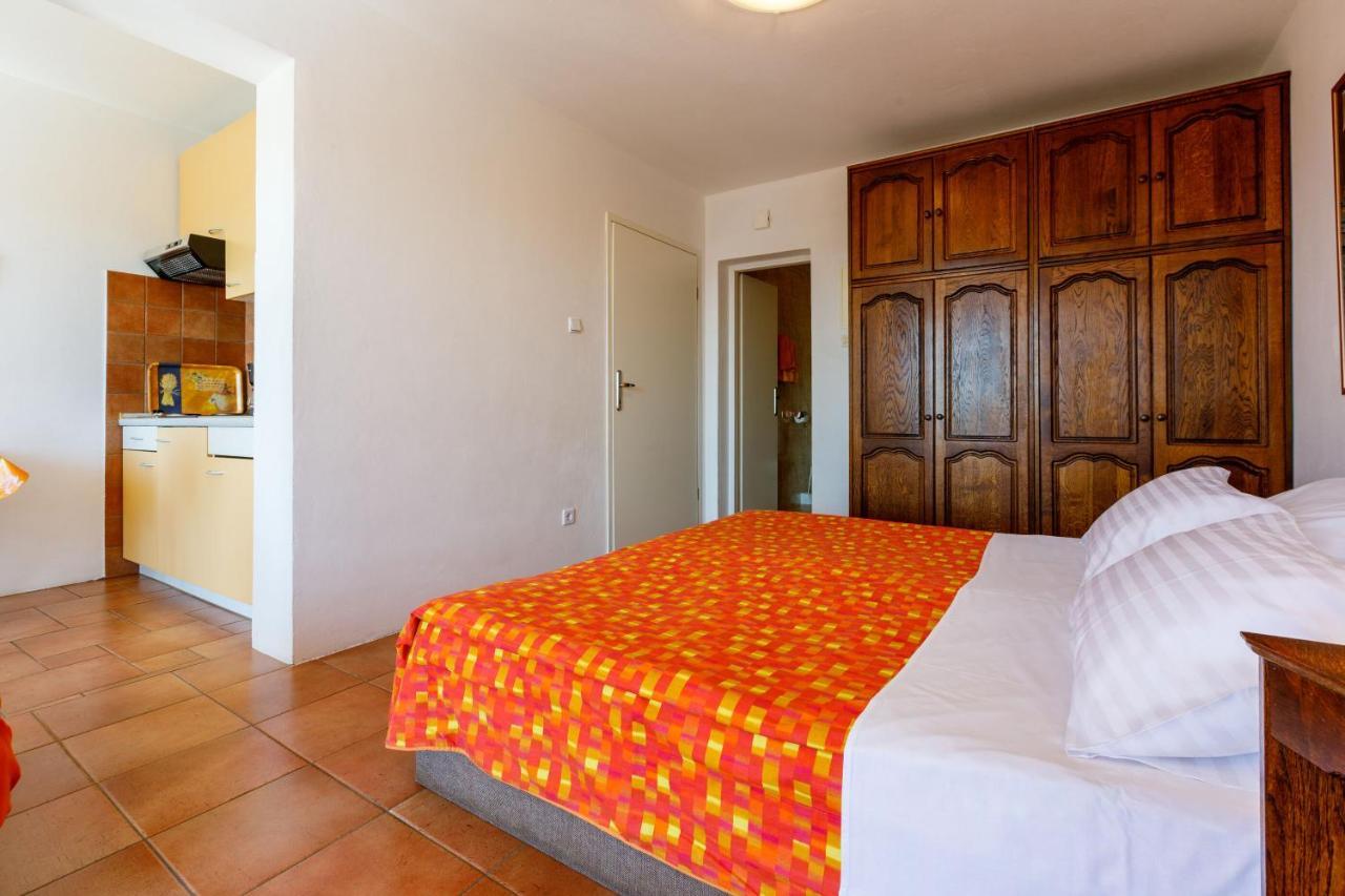 Apartments Loncaric Crikvenica Ngoại thất bức ảnh
