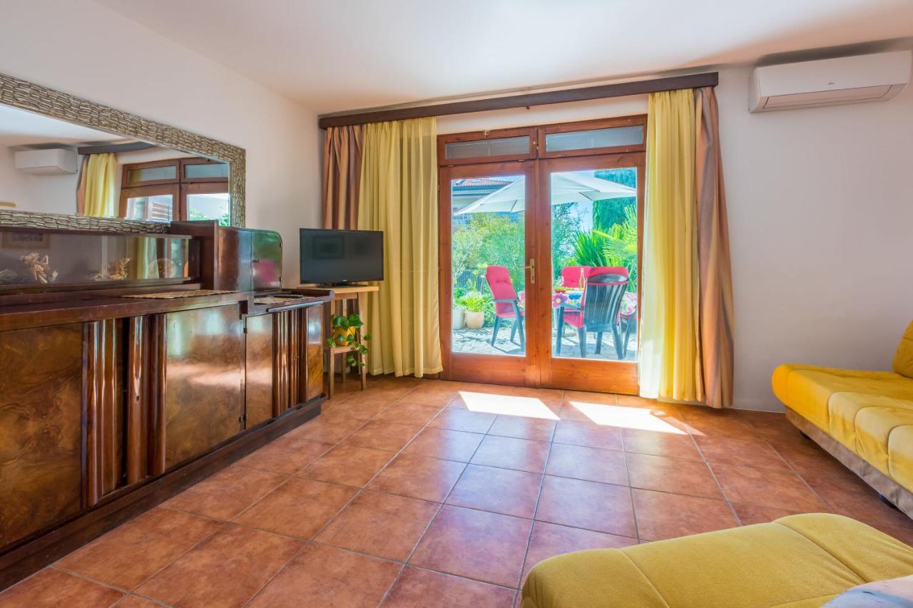 Apartments Loncaric Crikvenica Ngoại thất bức ảnh