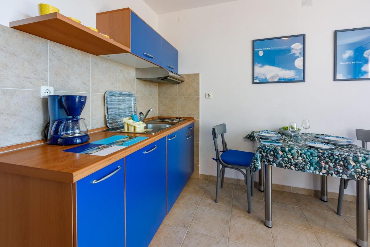 Apartments Loncaric Crikvenica Ngoại thất bức ảnh