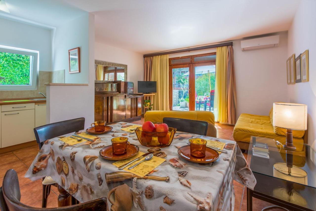 Apartments Loncaric Crikvenica Ngoại thất bức ảnh